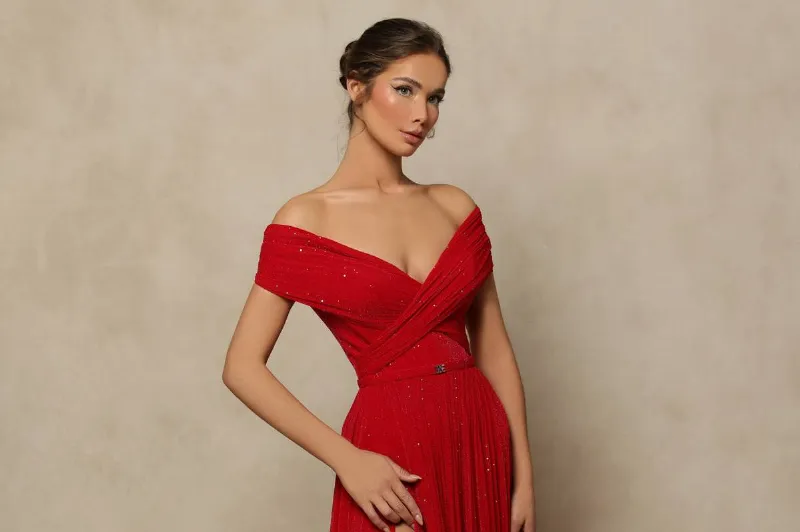 Sensualidad y elegancia con vestidos rojos: la apuesta segura para cualquier evento